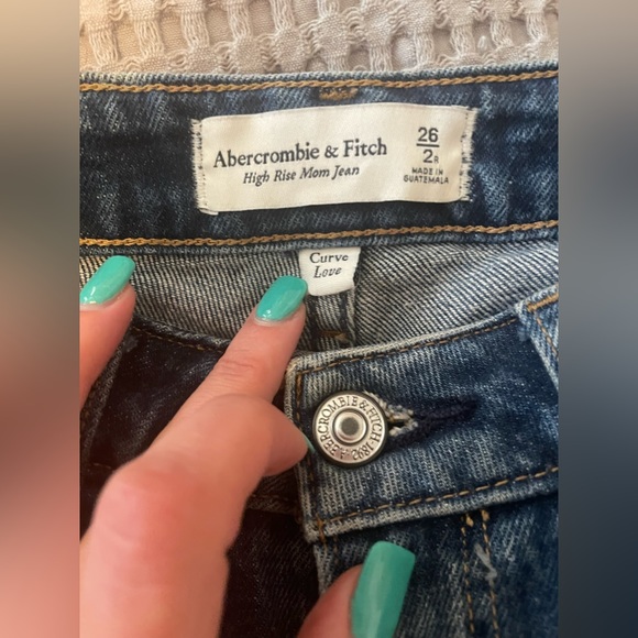 Abercrombie & Fitch High Rise Mom Jean - Picture 7 of 7